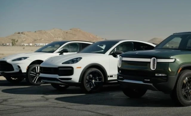 Porsche Cayenne Turbo GT се изправя срещу подобен Aston Martin DBX707