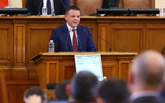 Министър Алексиев: Лукойл Литаско ще плаща данъци в България