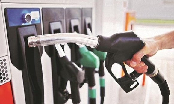Експерт: Цените на горивата вървят надолу