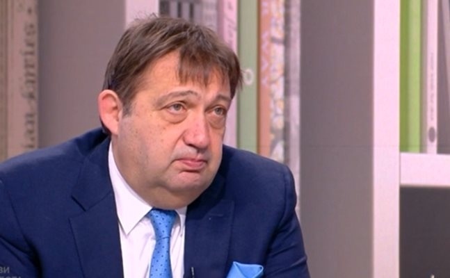 Министър Шишков: Държавата е сключила договори за 1 милиард за незаконно строителство