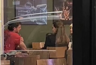 Анджелина Джоли на кафе с популярен актьор в центъра на Лондон