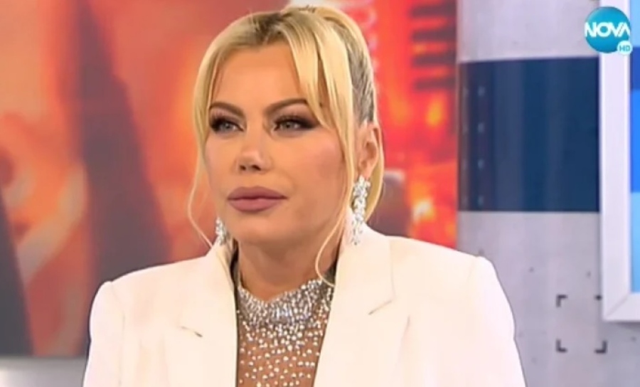 Камелия стана на 52 г.