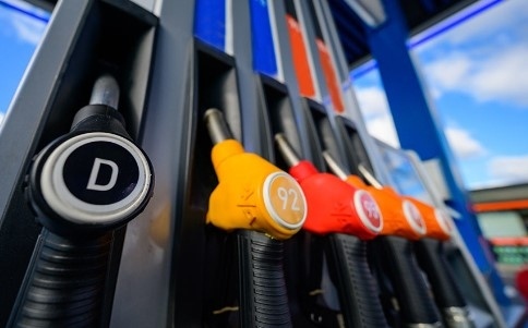 Какви са цените на горивата в България и в съседни държави