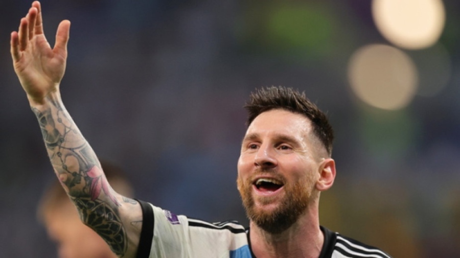 Над 30 000 души гледаха тренировката на Меси в Доха