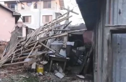 Бедствено положение във Враца, военни помагат в разчистването на града