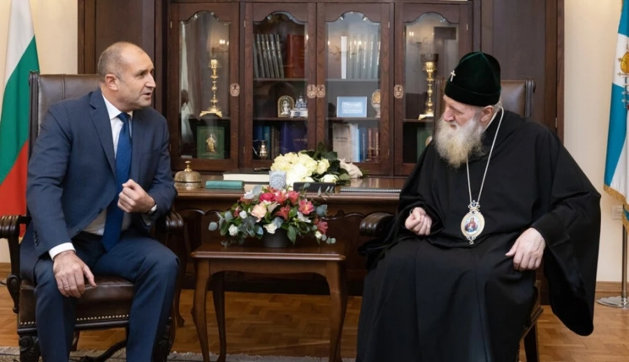 Патриарх Неофит прие на именния си ден президента Радев (СНИМКИ)