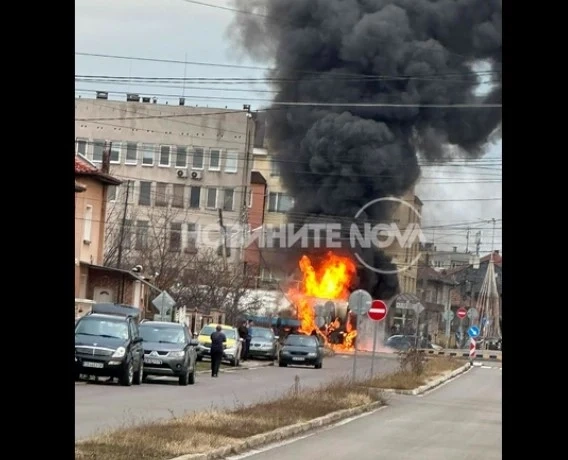 Цистерна с гориво се взриви в Костинборд (ВИДЕО+СНИМКИ)