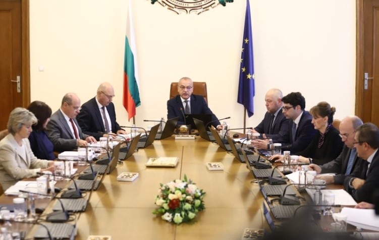 От първи февруари децата до 10-годишна възраст ще пътуват безплатно в обществения транспорт