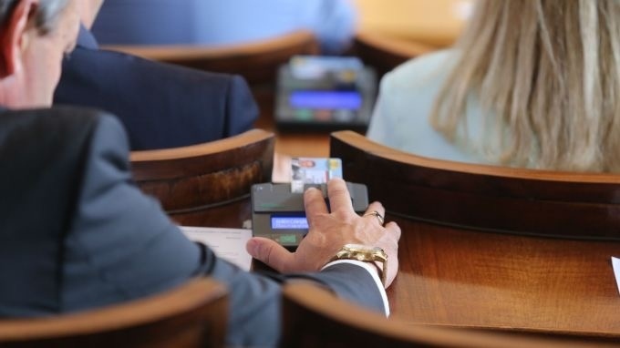 Народното събрание реши: Безплатни учебници от 1 до 12 клас