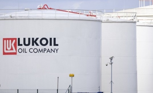 Очаква ли ни дизелова криза, ако рафинерията на Лукойл спре работа и износ