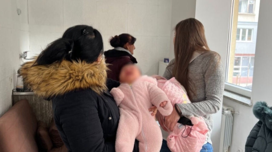 Едно от семействата на разменените в Шейново бебета внесе иск за 300 000 лева в съда