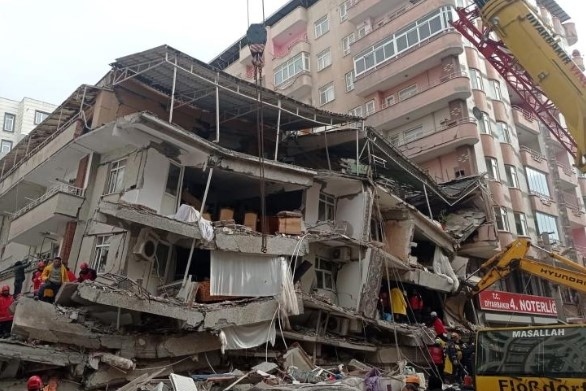 Броят на жертвите в Турция и Сирия надхвърли 19 300