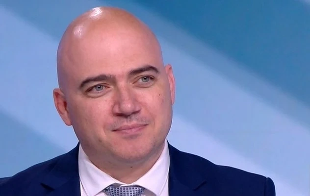 Министър Илин Димитров пусна тихомълком търгове за 7 плажа