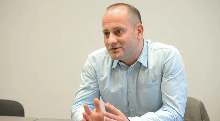Радан Кънев: Бойко Борисов сам знае, че е воденичен камък за българската политика