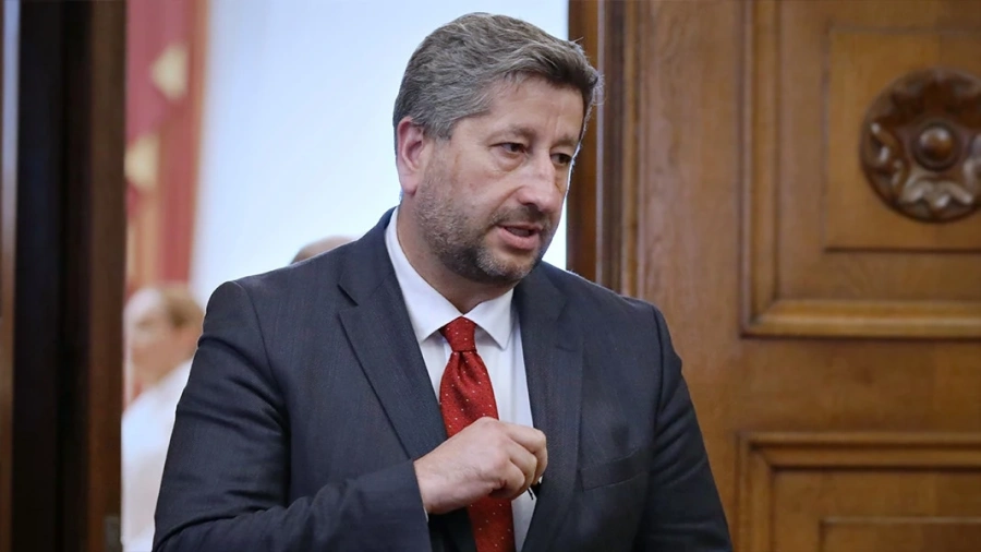 Христо Иванов: Радев се държи сякаш е в предизборна кампания