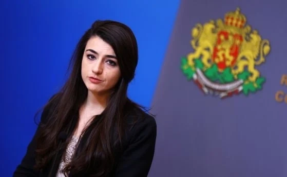 Лена Бориславова скочи на Румен Радев заради оръжията за Украйна