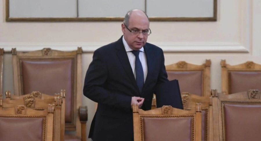 Лазар Лазаров сяда временно на премиерския стол