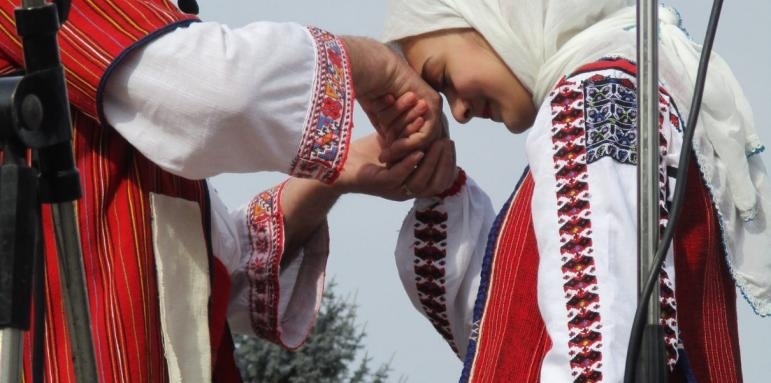 Сирни заговезни е, днес се иска и дава прошка