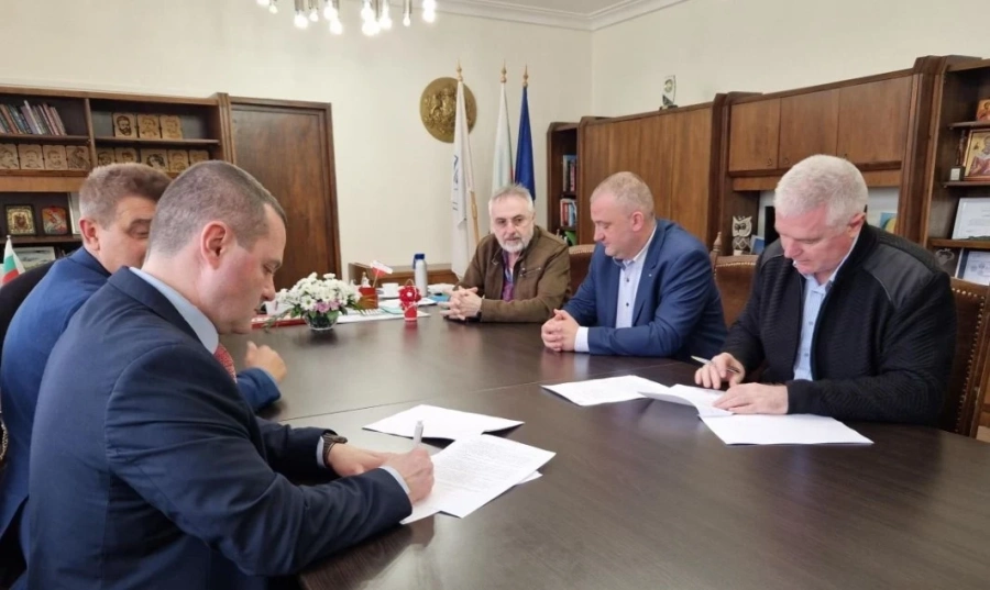 Подписаха договор за Летище Русе