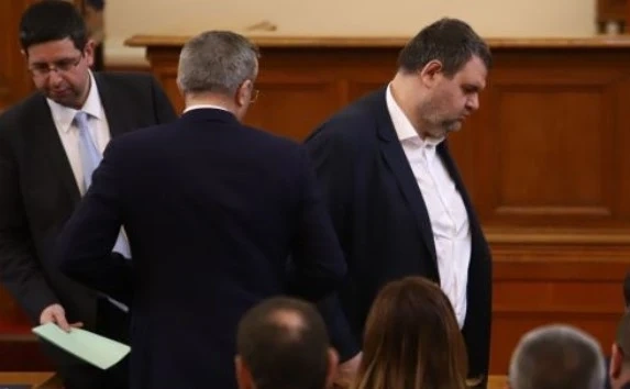 Въпреки Магнитски: Пеевски води листата на ДПС в Благоевград