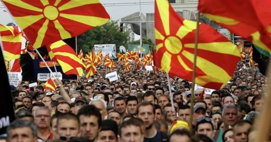 80% от етническите македонци отхвърлят вписването на българите в конституцията на РСМ