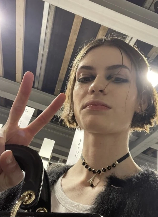 Бойка Матова дефилира за Dior в Париж