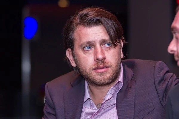 Рекордьор: Актьорът Веселин Плачков смени 3 партии за 3 години 