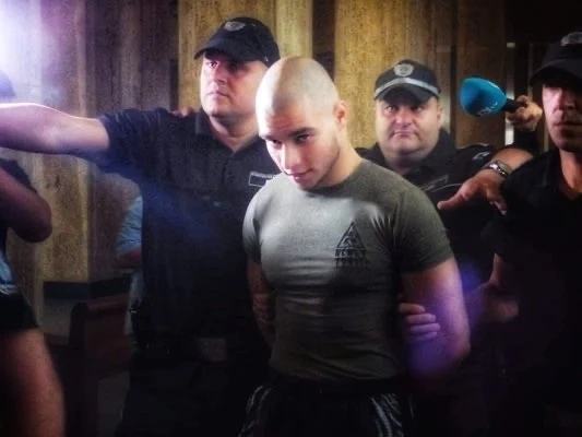 Осми съдия поема делото срещу прокурорския син