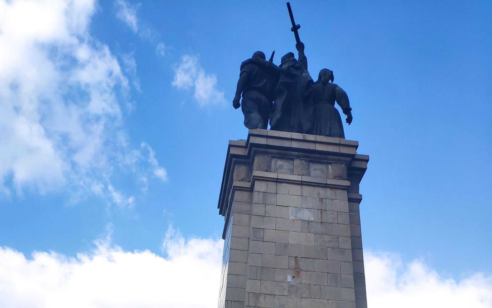 СОС реши окончателно да премахне Паметника на Съветската армия от