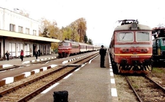 Машинисти набиха началника на гарата в Тулово