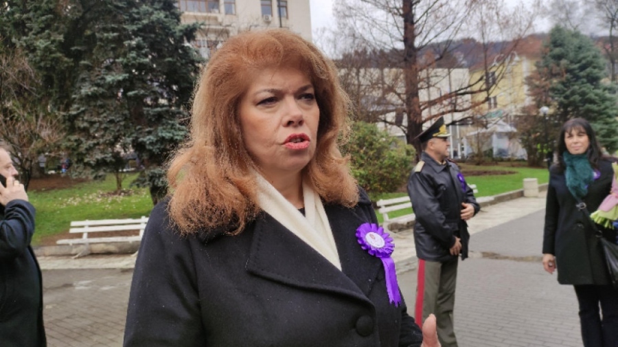 Вицепрезидент Йотова: Предизборната кампания е вяла, темите в нея не са в дневния ред на обществото