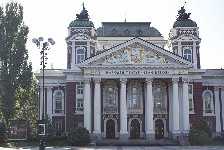 Запис: Директорът на Народния театър с мутренски заплахи към Морфов