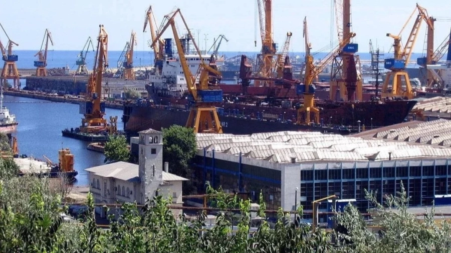 Освободен е екипажът на единия от задържаните в Румъния български кораби