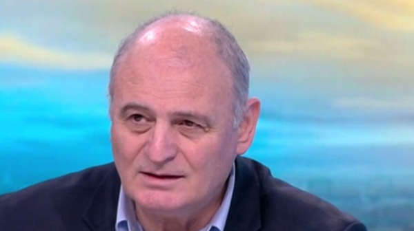 Проф. Радулов за бомбените заплахи: Няма опасност за вота. Отклонява се вниманието от изборните престъпления