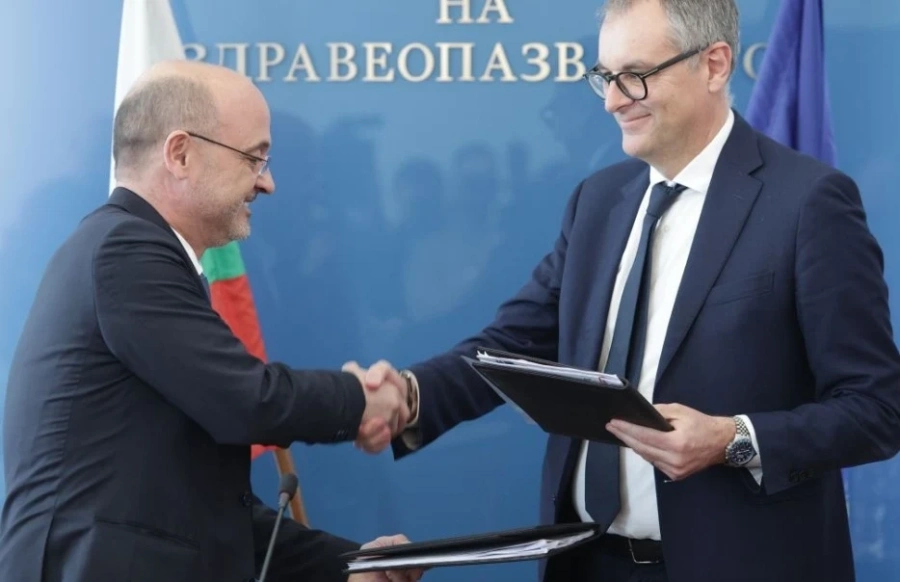 Подписаха договора за медицинските хеликоптери