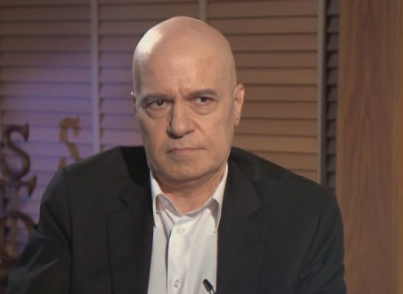 Слави Трифонов нападна социологическите агенции