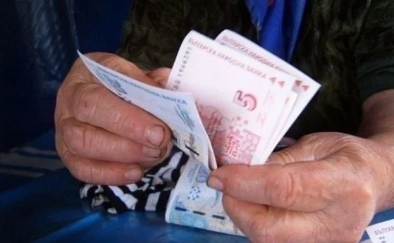 Правителството не предвижда добавки към пенсиите за Великден