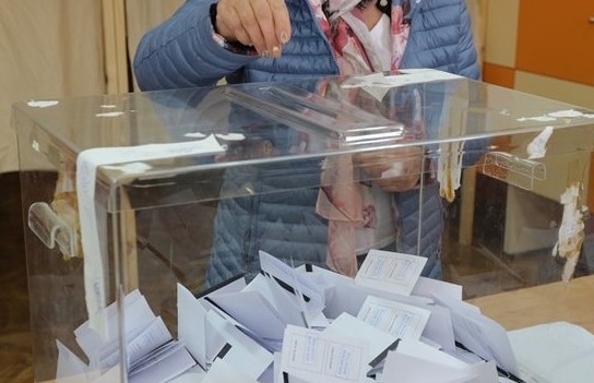 Избралите Не подкрепям никого: Млади, образовани жени от големите градове