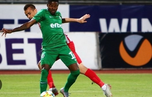 Забраняват изцяло зелените екипи във футбола