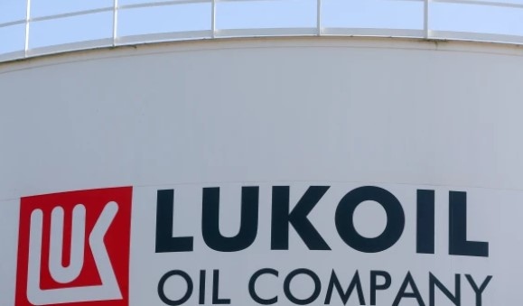 Комисията за защита на конкуренцията   Лукойл Нефтохим Бургас АД и