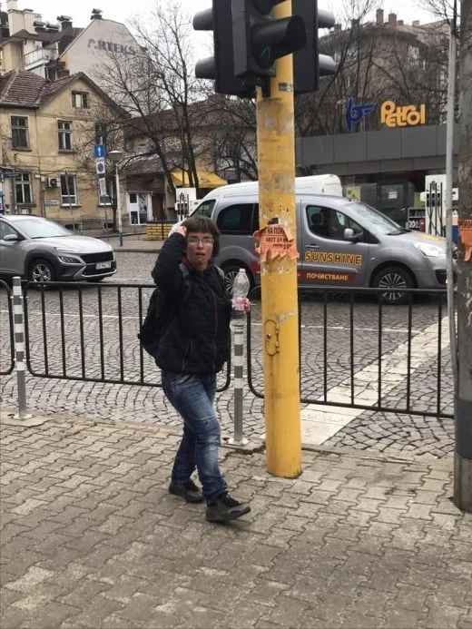 Жена напада хора с шило по улици и кръстовища в София