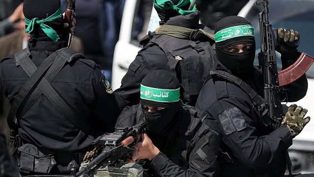 Израелската армия обстрелва обекти на Хамас в Южен Ливан 