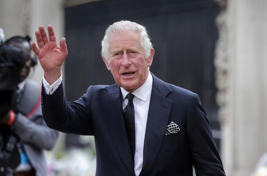 Чарлз Трети раздаде монети на първата кралска служба на Велики четвъртък