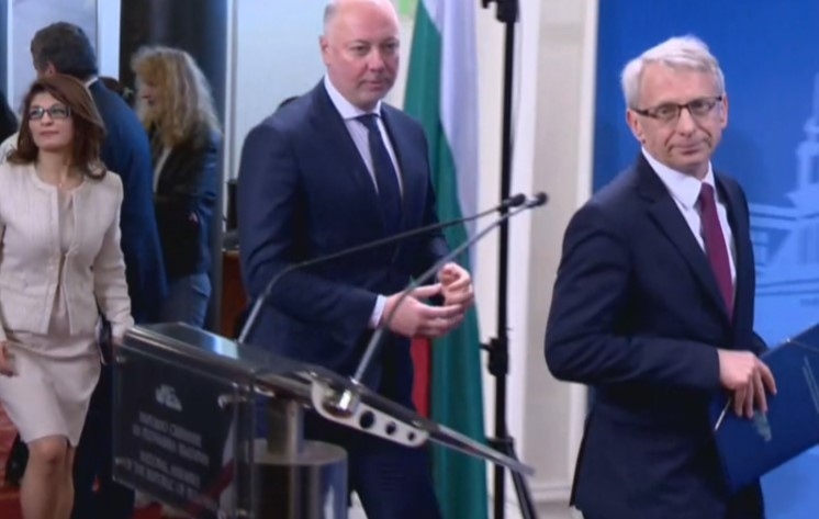 НА ЖИВО: ГЕРБ-СДС и ПП-ДБ готвят обща законодателна програма, обвързана с избор на председател на НС