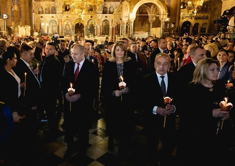 Радев: Възкресението дава надежда и укрепва вярата в по-добрия утрешен ден