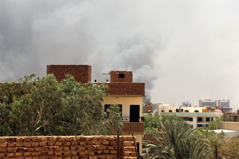 Посланикът на ЕС в Судан нападнат в резиденцията си 