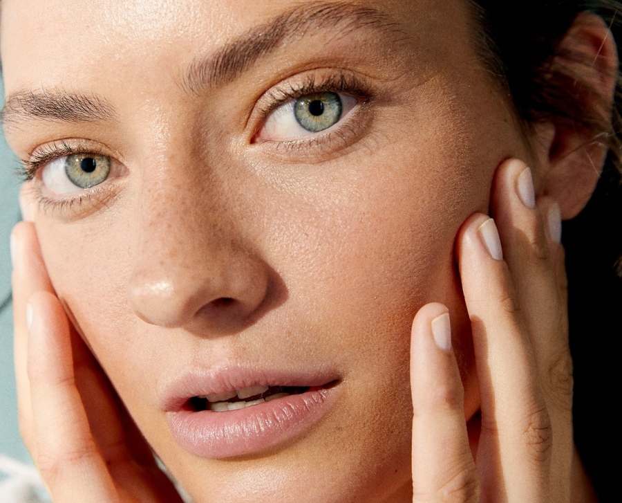 Иновация в борбата срещу несъвършенствата по кожата с новата серия Derma Skin Clear на NIVEA