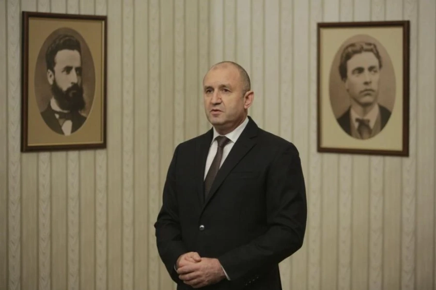 Старт на консултациите за кабинет, Радев се среща с ГЕРБ-СДС и ПП-ДБ