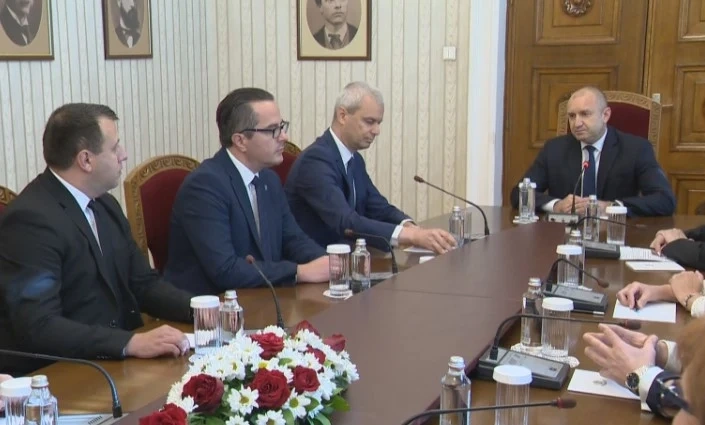 Президентът към Възраждане: С всеки избор парламентарната ви тежест расте, но с това и отговорността ви