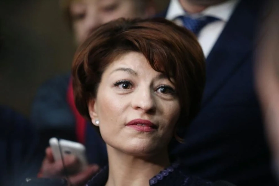 Десислава Атанасова: Ще предложим правителство на малцинството с първи мандат